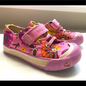 Keen size 9 kids pink bird design shoes from Smoke-free, Pet-free home